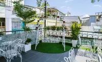 Louis Hotel - Bui Vien Walking Street - Bed and Breakfast