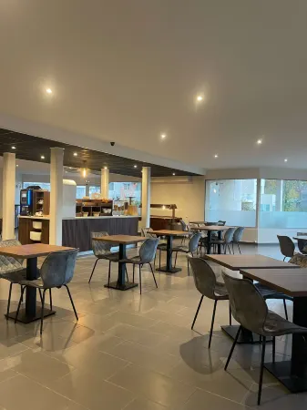 Saint-Fargeau-Ponthierry - Apollonia Отели в г. Вер-Сен-Дени