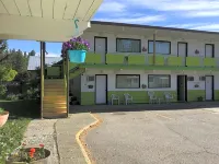 Cedars Motel فنادق في Okanagan-Similkameen H