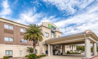 Holiday Inn Express & Suites Beaumont NW Parkdale Mall