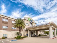 Holiday Inn Express & Suites Beaumont NW Parkdale Mall Hotels in Lumberton