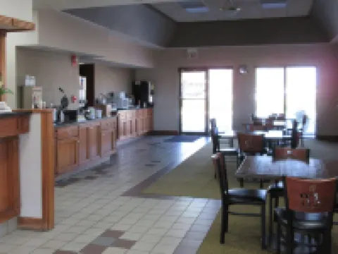 Super 8 by Wyndham Manchester TN Hotels in Coffee County