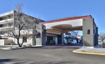 Ramada Plaza by Wyndham Albuquerque Midtown