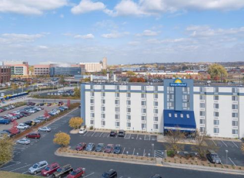 Days Hotel by Wyndham University Ave SE