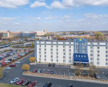 Days Hotel by Wyndham University Ave SE Hotels in Minneapolis