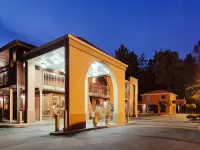 Mho Inn and Suites