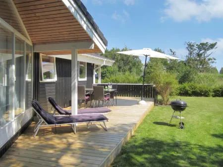 "Augusta" - 700m from the Sea