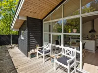 "Elena" - 800m to the Fjord