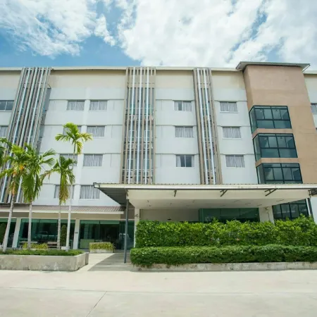Veethara Boutique Hotel Отели рядом с достопримечательностью «Сквер часовой башни»