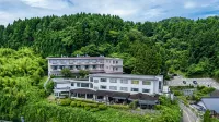 Issop Hotels near 氷見市立博物館研究室