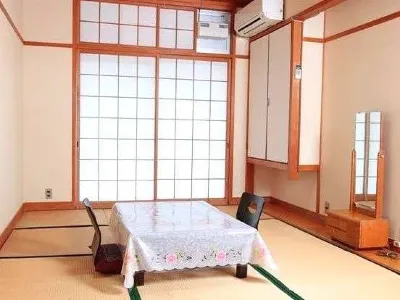 Motoyu Bekkan Отели рядом с достопримечательностью «Ryujin Onsen Motoyu annex»