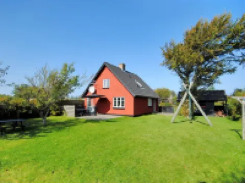 "Indi" - 400m from the Sea