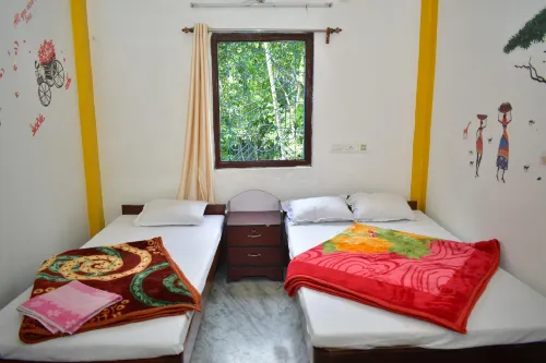 Binay Chapa Homestay in Jaldapara - Parking