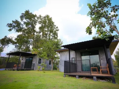 Loft Berry Resort Hotel in zona Nam Tok 9 Chan