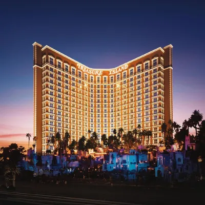 Treasure Island TI Las Vegas - Handwritten Collection Отели рядом с достопримечательностью «Колесо обозрения High Roller»