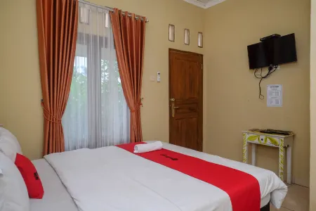 RedDoorz at Paris Ocean Отели в г. Sanden