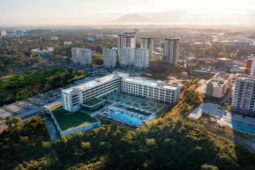 Hilton Clark Sun Valley Resort فنادق في مابالاكات