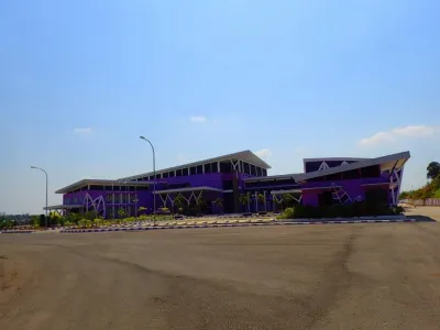 Kyriad Sadurengas Hotel Hotel dekat ready sport tgt
