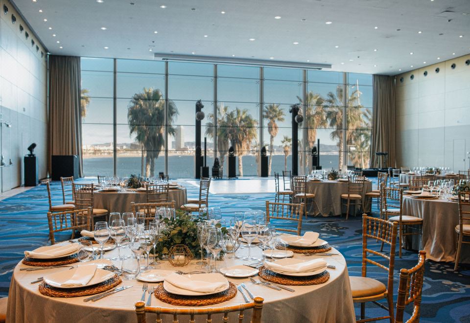 4. W 바르셀로나..