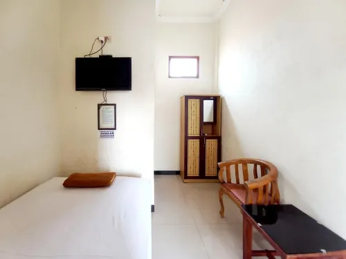 Griya Juanda Syariah Near RS Dharma Husada Probolinggo Mitra RedDoorz