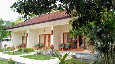 Salili Bungalow Hotels near Local Guide Eko mangsit