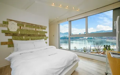 Tongyeong Monofunny Pension