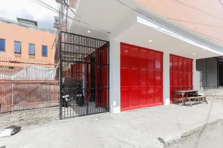 RedDoorz Near Pasar Lama Serang Отели в г. Серанг