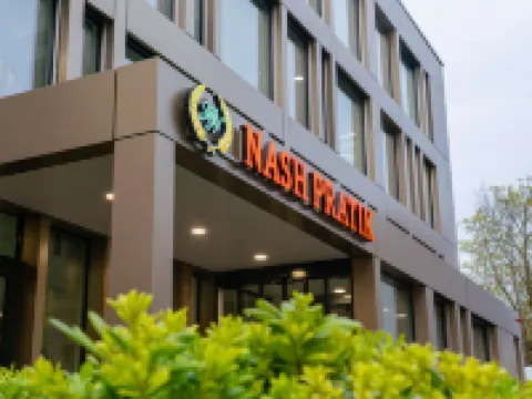 โรงแรมแนช แพรทิค โรงแรมในเจนีวา