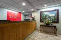 Ramada by Wyndham SeaTac Airport North - parking
