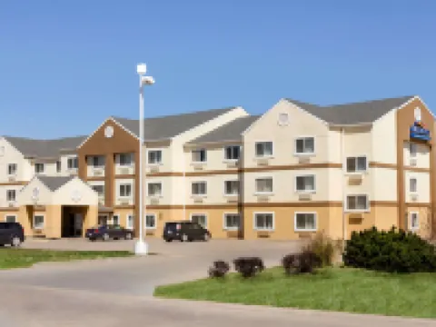 Baymont by Wyndham Salina Hotels in Salina