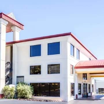 Days Inn by Wyndham Dalton