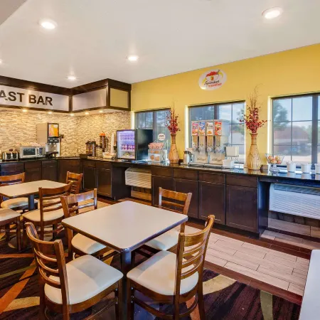 Super 8 by Wyndham Akron S/Green/Uniontown Oh