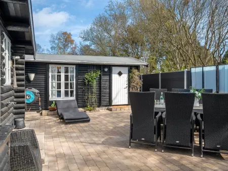 "Gunnhild" - 500m from the Sea