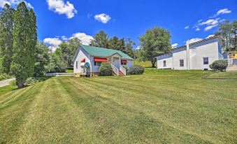 Quaint and Scenic Country Cottage, 3 Mi to New River