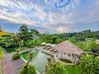 Amerta Cafe & Resort Hotels in Babakan Madang