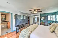 Elegant Home w/ Pool Table: 3 Mi to Vegas Strip!