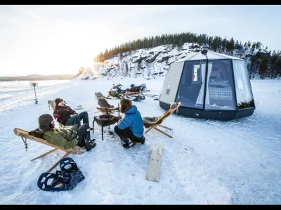 Peace & Quiet Hotel Floating Glass Room for 2 Guests Experience Northern Lights Hotel a 