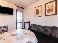 Seafront Spacious Apartment Spazzio Hotels in Preko