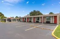 Super 8 by Wyndham Kissimmee/Orlando - parking