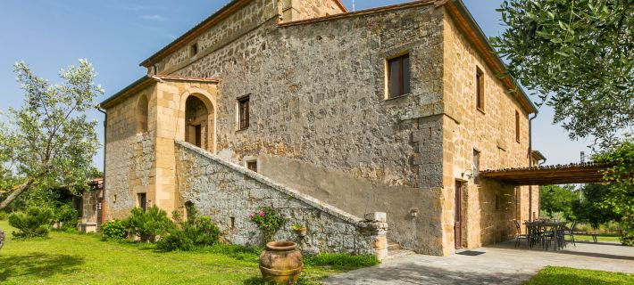Salvia Hotels in Sorano