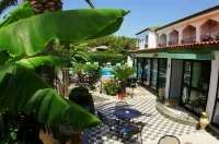 Hotel Marinella - Private Free Parking - Grotticelle Beach 200 m - 3-Star