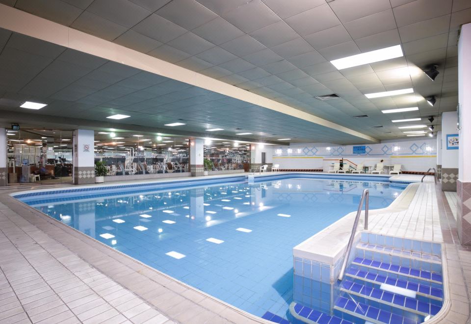 2. 호텔 뉴 센추리..