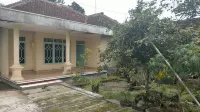 G Land Backpacker Hotel dekat KUA Kecamatan Srono