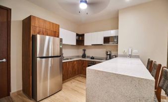 2 Br.| Spacious | Great Located | Top LX Amenities