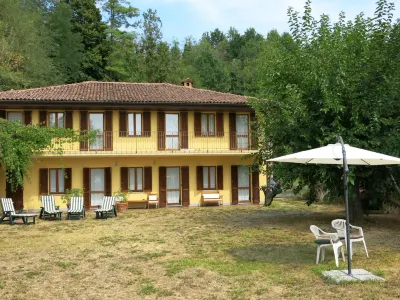Cascina Calore Hotel a 