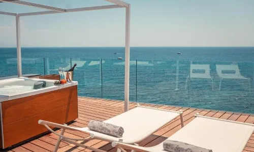 Nautilus Hotel