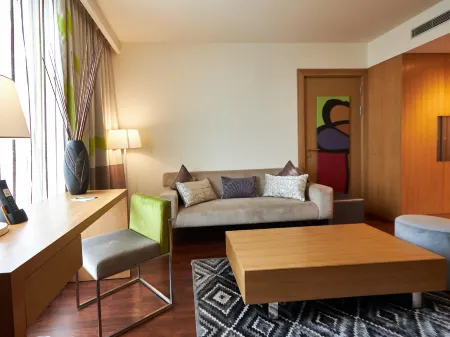 Novotel Chennai OMR Отели рядом с достопримечательностью «Inian Netlon-Netlon Mosquito Net for Sale OMR Sholinganallur Chennai»