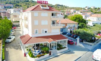 Hotel Trogir Palace