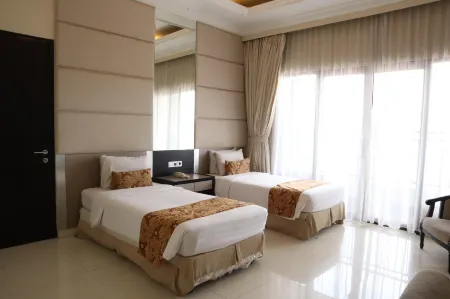 Grand Ussu Hotel & Convention