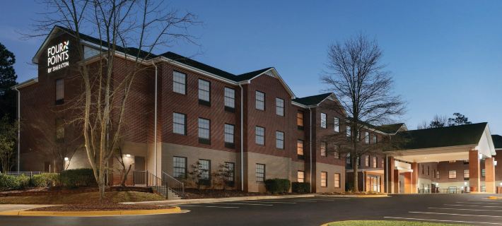 Four Points by Sheraton Raleigh Arena Hotel a Raleigh